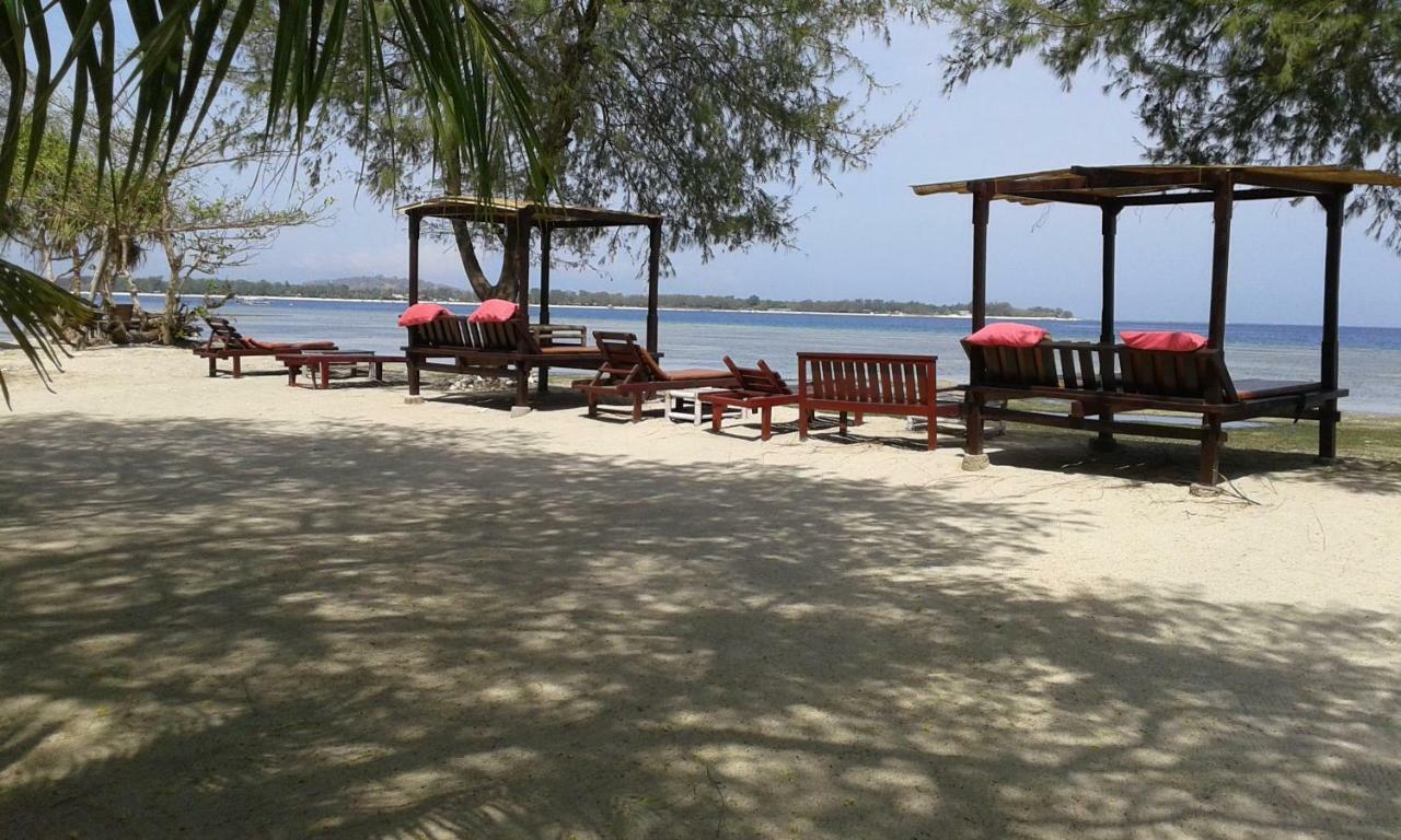 Nusa Indah Bungalows Gili Air Exterior photo
