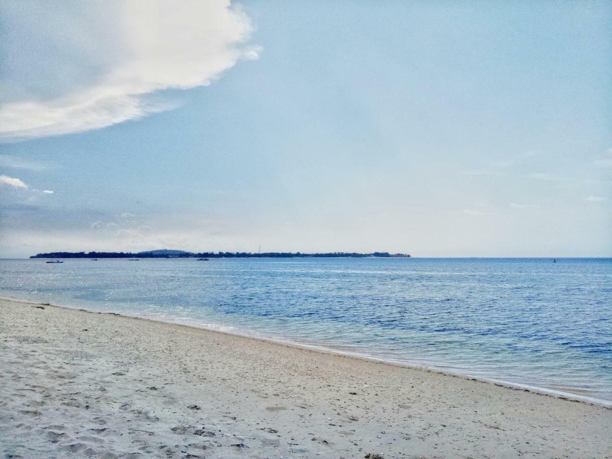 Nusa Indah Bungalows Gili Air Exterior photo